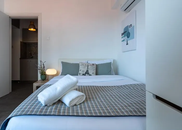 Burst W/ Balcony In Appartamento *