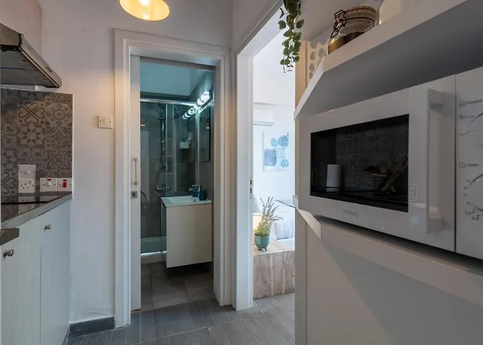 Burst W/ Balcony In * Larnaca