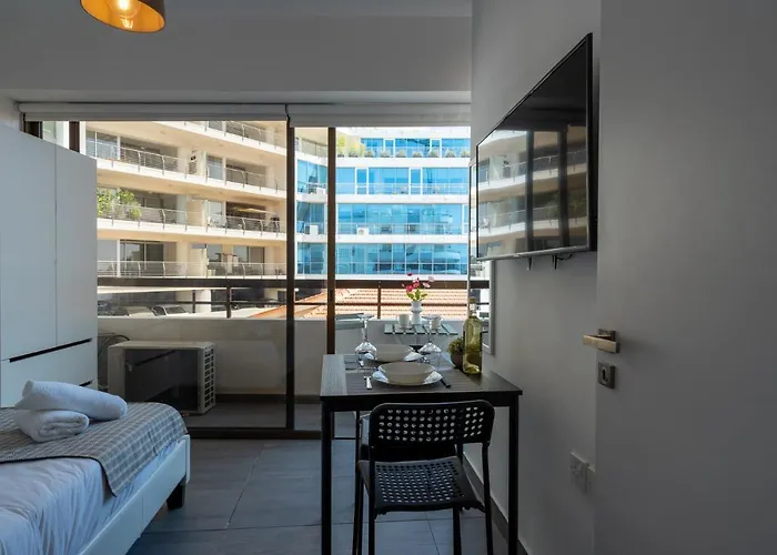 Appartamento Burst W/ Balcony In *