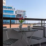 Burst W/ Balcony In * 拉纳卡
