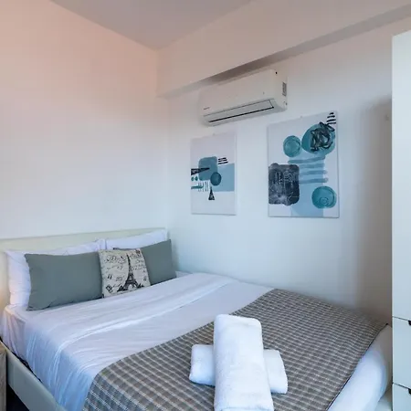 Apartament Burst W/ Balcony In
