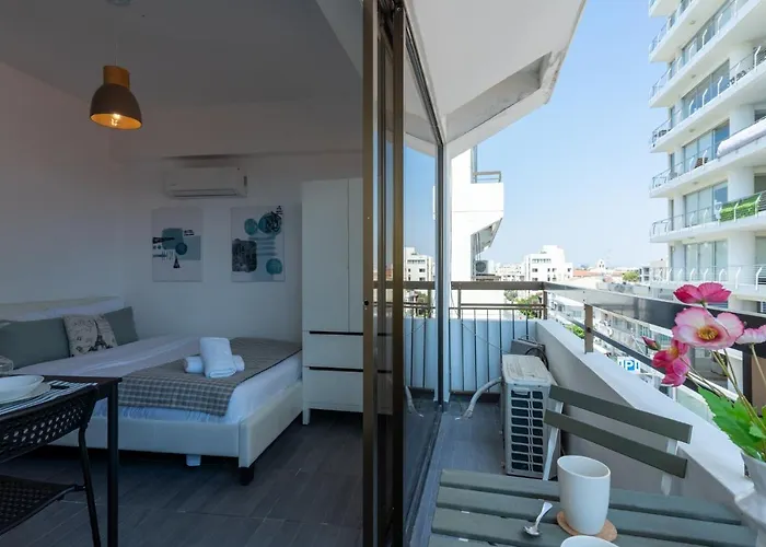 Apartment Burst W/ Balcony In