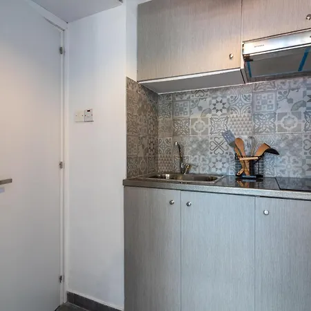 Appartamento Burst W/ Balcony In Larnaca